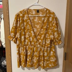 SHEIN Curve Floral Top